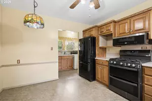 101 7th St, Dayton, OR 97114 - Photo 18