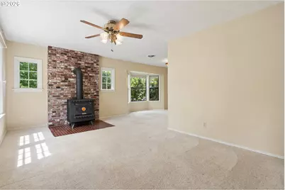 101 7th St, Dayton, OR 97114 - Photo 4