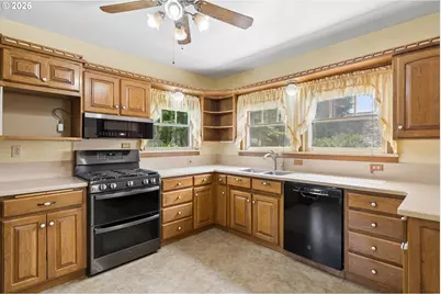 101 7th St, Dayton, OR 97114 - Photo 14