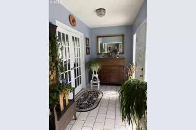2912 N 1st St, La Grande, OR 97850 - Photo 2