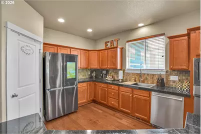 33753 NE Hart Ct, Scappoose, OR 97056 - Photo 10