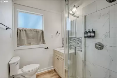 581 Highland Ave, Salem, OR 97301 - Photo 8