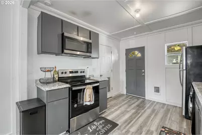 581 Highland Ave, Salem, OR 97301 - Photo 22