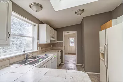 8250 SE 76th Pl, Portland, OR 97206 - Photo 8