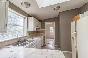 8250 SE 76th Pl, Portland, OR 97206 - Photo 8