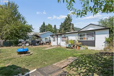 844 NE Johnson St, Myrtle Creek, OR 97457 - Photo 14