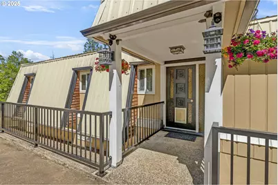 331 Hemlock Ln, Roseburg, OR 97471 - Photo 2