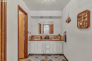 331 Hemlock Ln, Roseburg, OR 97471 - Photo 38