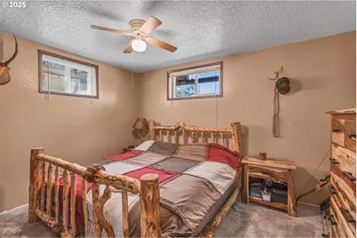 331 Hemlock Ln, Roseburg, OR 97471 - Photo 28