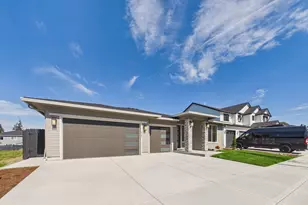 3702 N 12th Cir, Ridgefield, WA 98642 - Photo 2