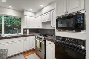 1590 Woodland Terrace, Lake Oswego, OR 97034 - Photo 14