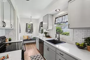 8046 SW Capitol Hill Rd, Portland, OR 97219 - Photo 14