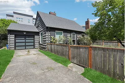 8046 SW Capitol Hill Rd, Portland, OR 97219 - Photo 2