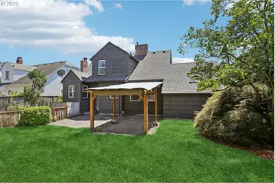 8046 SW Capitol Hill Rd, Portland, OR 97219 - Photo 32