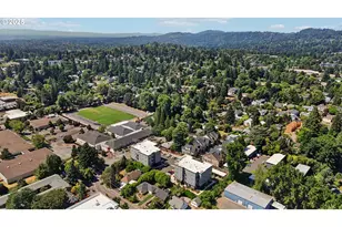 8046 SW Capitol Hill Rd, Portland, OR 97219 - Photo 38