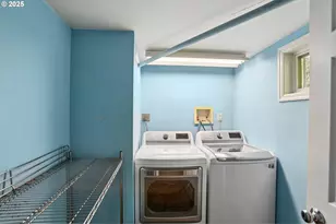 8046 SW Capitol Hill Rd, Portland, OR 97219 - Photo 28