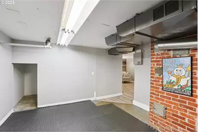 8046 SW Capitol Hill Rd, Portland, OR 97219 - Photo 30