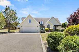 174 Wood Duck Ln, Roseburg, OR 97471 - Photo 2