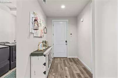 2407 W 8th Ave, Junction City, OR 97448 - Photo 4