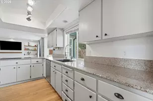 936 NE Lija Loop, Portland, OR 97211 - Photo 10