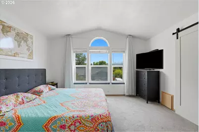 936 NE Lija Loop, Portland, OR 97211 - Photo 20