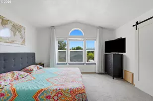936 NE Lija Loop, Portland, OR 97211 - Photo 20