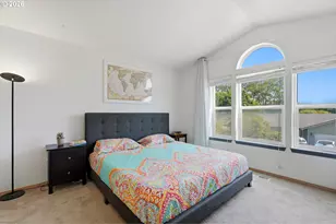 936 NE Lija Loop, Portland, OR 97211 - Photo 22
