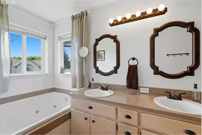 936 NE Lija Loop, Portland, OR 97211 - Photo 24