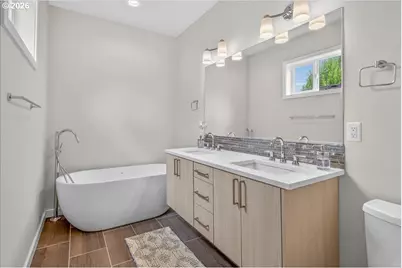 521 N Cook St, Portland, OR 97227 - Photo 22