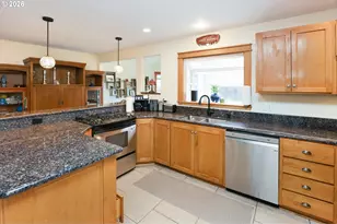 1530 NW Jefferson St, Roseburg, OR 97471 - Photo 12