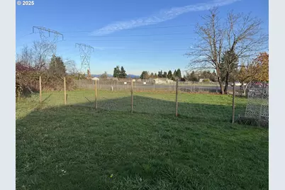 B St, Springfield, OR 97478 - Photo 1