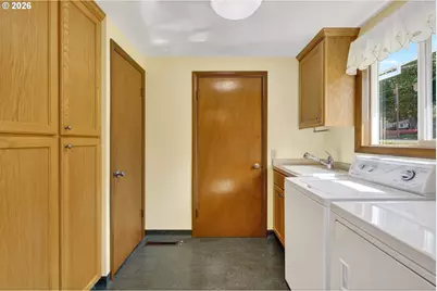 1685 SW 87th Ave, Portland, OR 97225 - Photo 32