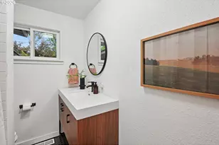 13243 NE Sacramento Dr, Portland, OR 97230 - Photo 16
