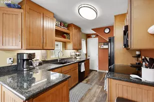 1625 E 13th Pl, The Dalles, OR 97058 - Photo 8