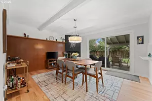 5360 SW Dover Ln, Portland, OR 97225 - Photo 8