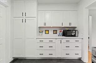 5360 SW Dover Ln, Portland, OR 97225 - Photo 14