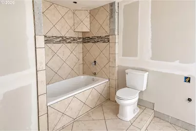144 Duane St, Astoria, OR 97103 - Photo 38