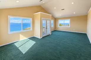 144 Duane St, Astoria, OR 97103 - Photo 8