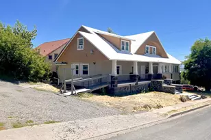 213 Cedar St, Klamath Falls, OR 97601 - Photo 2