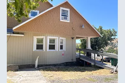 213 Cedar St, Klamath Falls, OR 97601 - Photo 8
