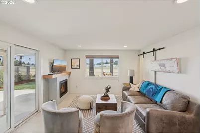 980 Astor Way, Woodburn, OR 97071 - Photo 6