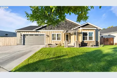 2243 NW Overlook Dr, Hermiston, OR 97838 - Photo 1