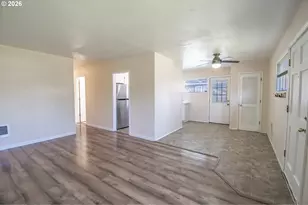 1267 Pleasant St, Springfield, OR 97477 - Photo 4