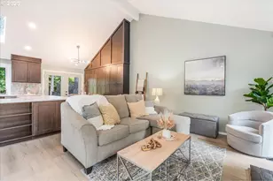 17529 SW Beaver Ct, Beaverton, OR 97003 - Photo 4