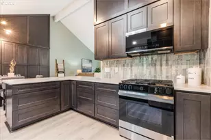 17529 SW Beaver Ct, Beaverton, OR 97003 - Photo 10