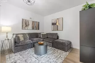 17529 SW Beaver Ct, Beaverton, OR 97003 - Photo 14