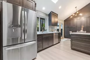 17529 SW Beaver Ct, Beaverton, OR 97003 - Photo 12