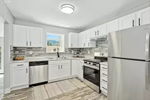 209 E Humboldt St, Bingen, WA 98605 - Photo 6