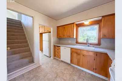 4815 SE 99th Ave, Portland, OR 97266 - Photo 2