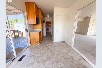 4815 SE 99th Ave, Portland, OR 97266 - Photo 14